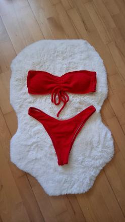 Cervene damske plavky, s