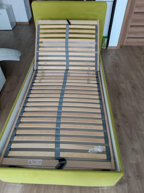 Predám posteľ, zachovalá,málo používaná, šírka (cm): 95,dĺžka (cm): 220