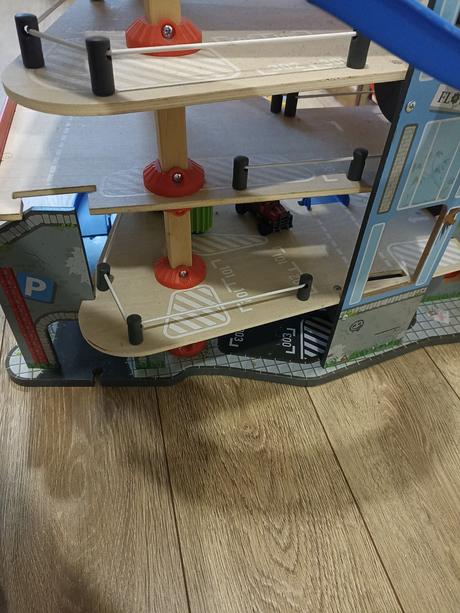 Garáž s autodráhou, 