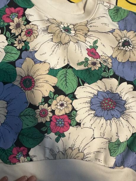 Balík dievčenských mikín, 122–134