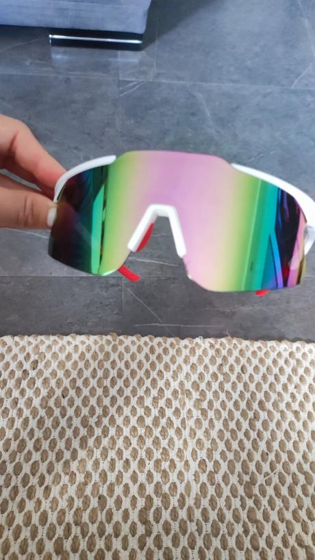 Športové slnečné okuliare, 