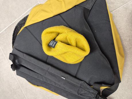 Ruksak a čiapka zdarma, sinsay