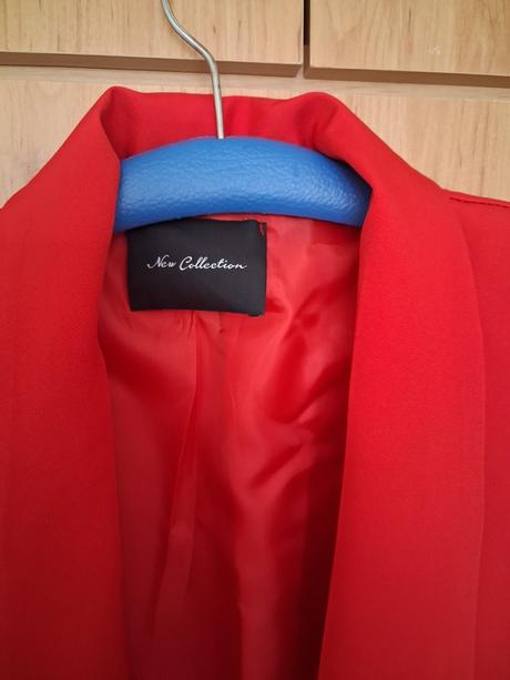 Červené sačko v.s, s