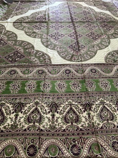 Prehoz na posteľ alebo obrus india, 