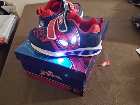 Predám tenisky, marvel,24