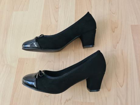 Čierne lodičky, clara barson,37