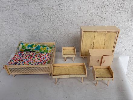 Stary vintage 70 roky maly nabytok pre babiky hrac,