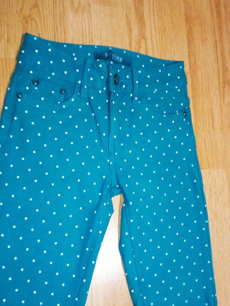 Guličkové nohavice, 152