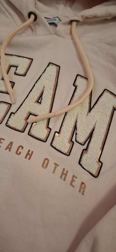 Predĺžený mikina, 134