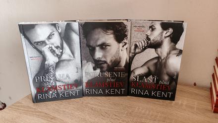 Října kent séria prísaha plná klamstiev, 