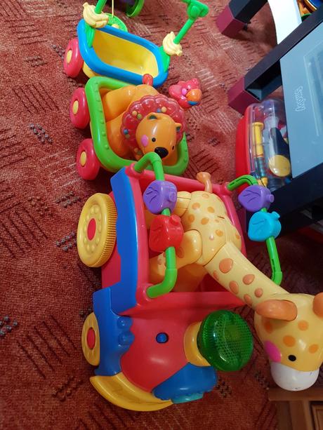 Hudobný vláčik fisher price, 