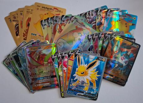 Pokémon kufrík + karty, 