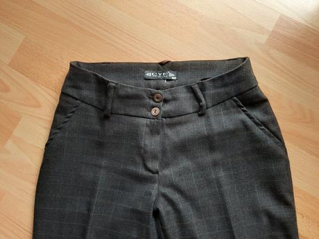 Dámske elegantné 3/4 nohavice, 36