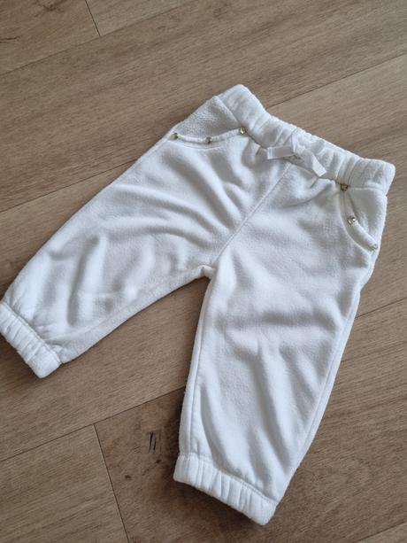 Teplé tepláčiky, 68