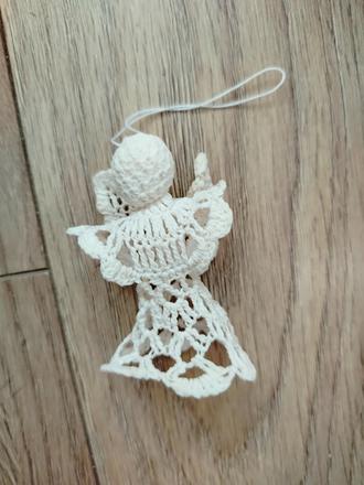 Háčkovaná ozdoba na stromček,
