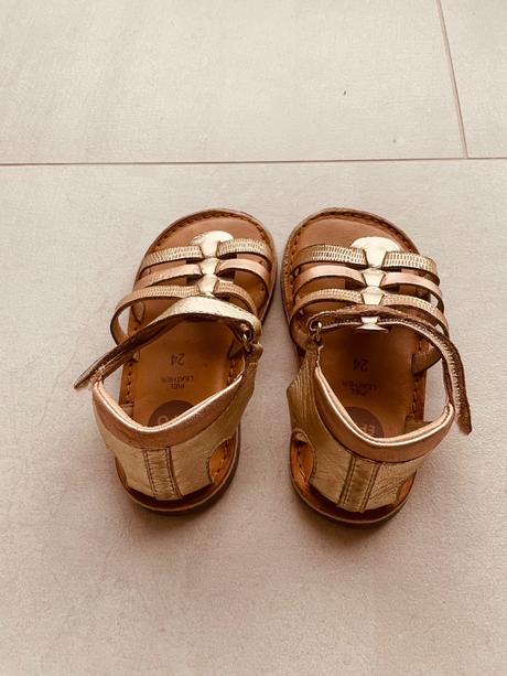 Krásne kožené mäkké sandálky, 24