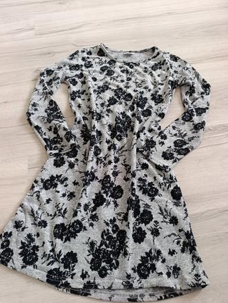 Svetrikové kvietkované šaty, s
