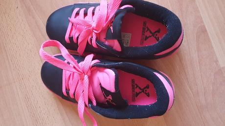 Topánky s kolieskami, 34