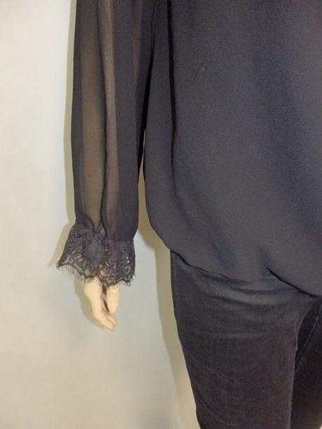 Kvalitná čierna blúzka s čipkou, s