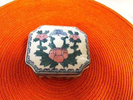 Porcelánová šperkovnica, 