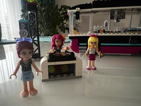 Lego friends  koncertný automobil hviezdy pop, 