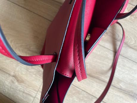 Mango kabelka, mango