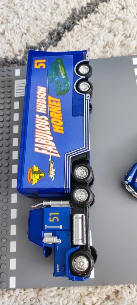 Kamión "hornet" blesk mcqueen cars autá,