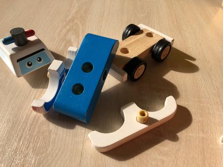 Drevene policajne auto - rozkladacie,