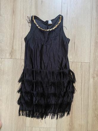 Cierne saty so strapcami, 146