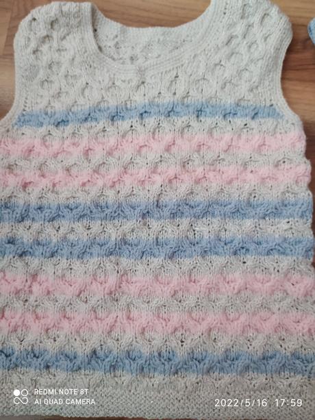 Pletené vestičky, 122