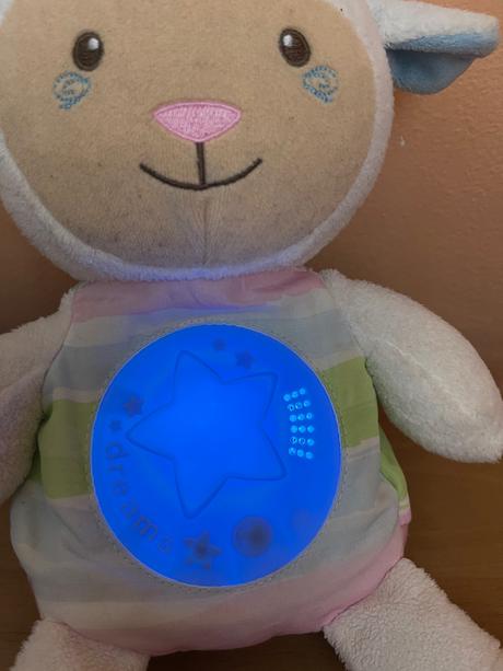 Ovecka chicco hra a svieti,