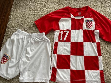 Futbalový dres, 140