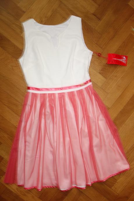 Šaty s tylovou sukňou, m