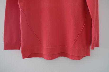 Jahodovo červený pulóver, 40