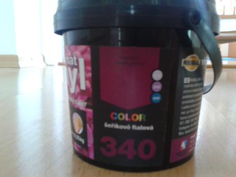 Maketa kvetov na stenu, 