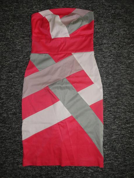 Elegantné saténové šaty, s