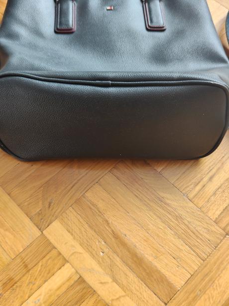 Tommy hilfiger originál kvalitná kabela, tommy hilfiger