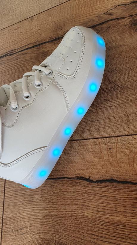 Nové led tenisky - meniace farby alebo blikajuce, 33
