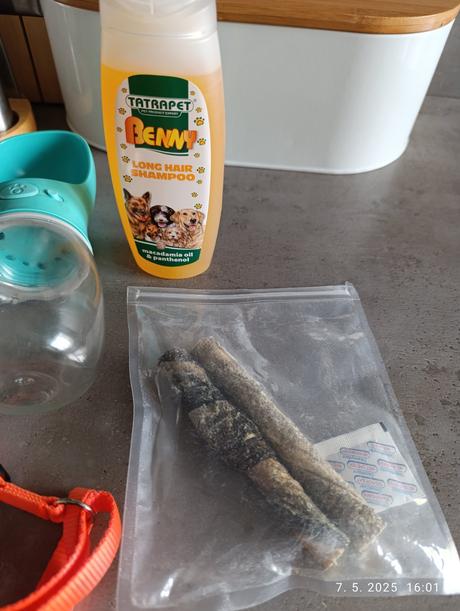 Postroj pre psa xs/s, šampón a pamlsky, 