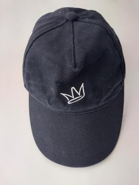 Klobúk a šiltovka, 56