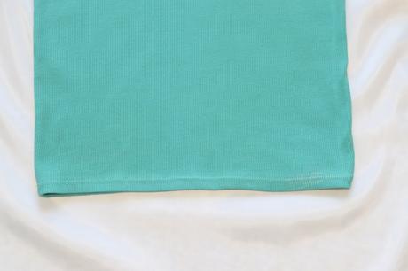 Elastické šaty - bezchybný stav, s