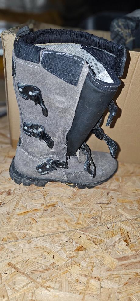 Čižmy na štvorkolku, 39