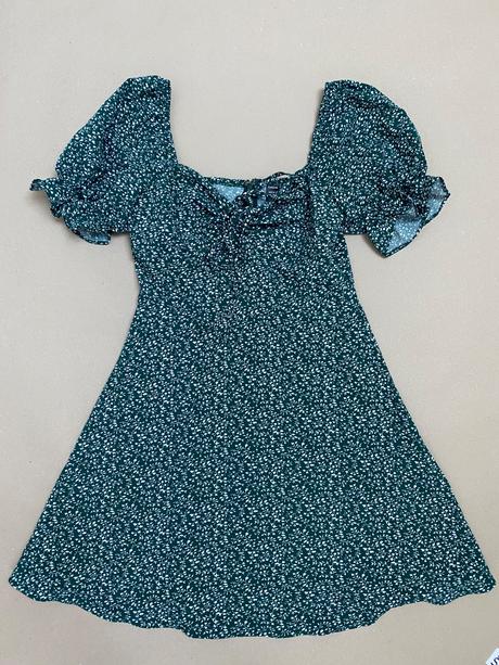 Tmavozelené šaty s kvetinkami xs, xs