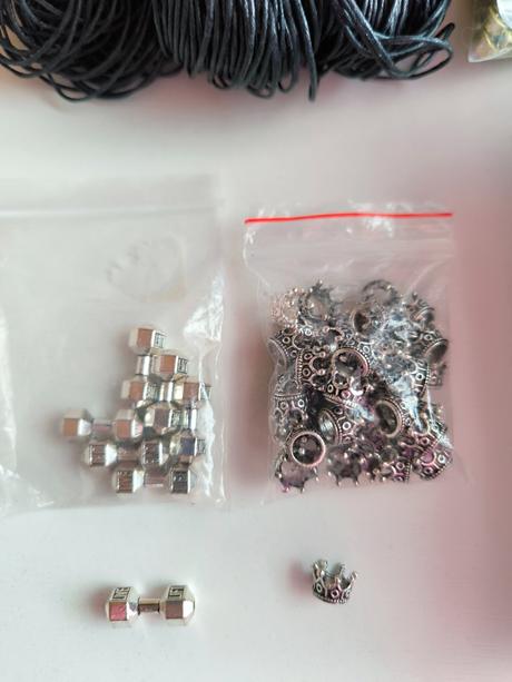 Materiál na náramky, 