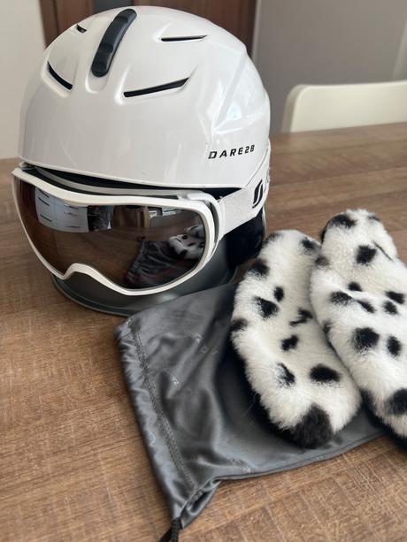 Lyžiarska prilba+uši+okuliare, s