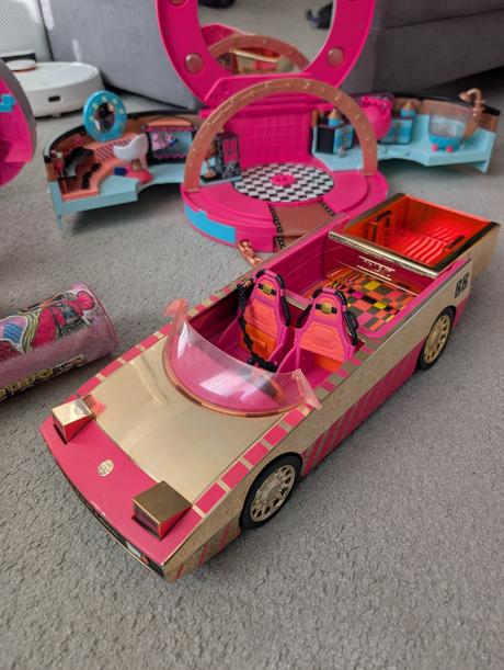 Lol karavan, auto, kufrík beauty salón,