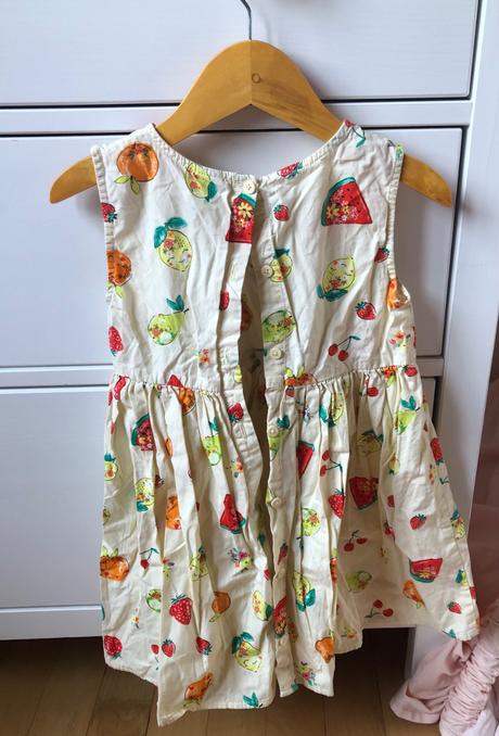 Bledožlté šaty s ovocím, 104/110, 104