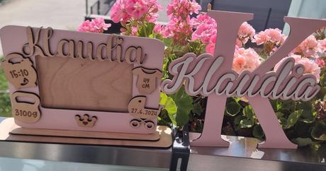 Drevene pismenka s manami, 