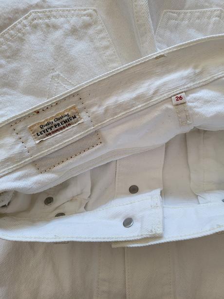 Rifľová bile sukňa, levis,26