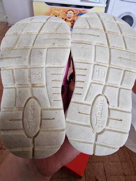 Sandalky 19, superfit,19